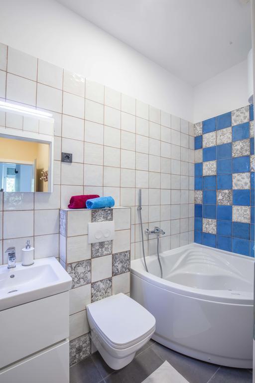 Apartments Villa Adrienne マリ・ロシニュ エクステリア 写真