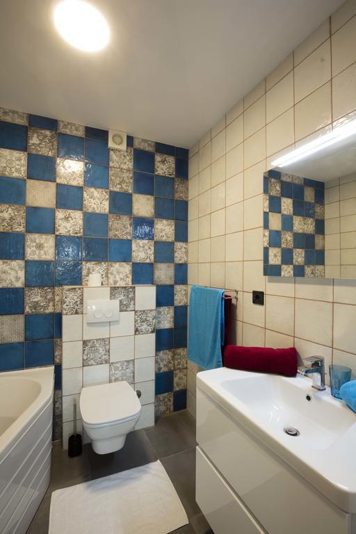 Apartments Villa Adrienne マリ・ロシニュ エクステリア 写真
