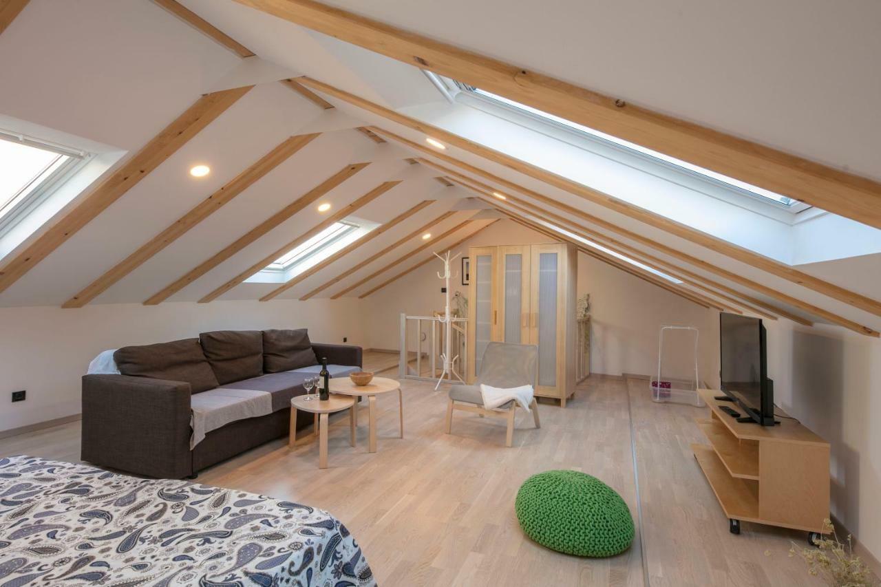 Apartments Villa Adrienne マリ・ロシニュ エクステリア 写真